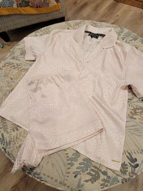 BCBGMaxAzria Light Pink Satin Short Pajama Set with Subtle Jacquard